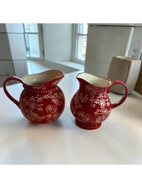 Temptations of Tara Floral Lace Set of 2 Pitchers 18 oz & 28 oz Red & White
